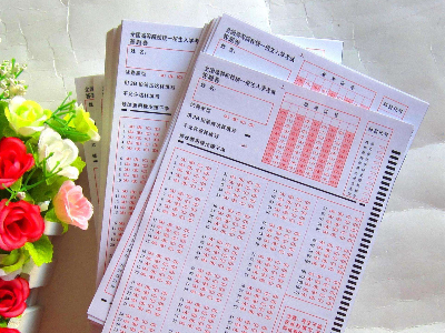 答题卡一般是什么纸质？